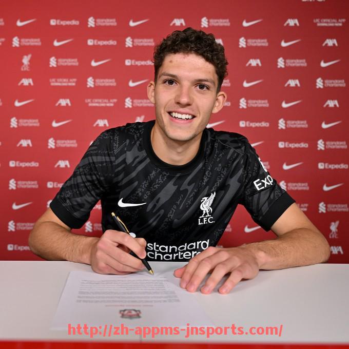 江南体育APP-“英超足球傀儡队”指的是谁？内部管理和外部控制揭秘